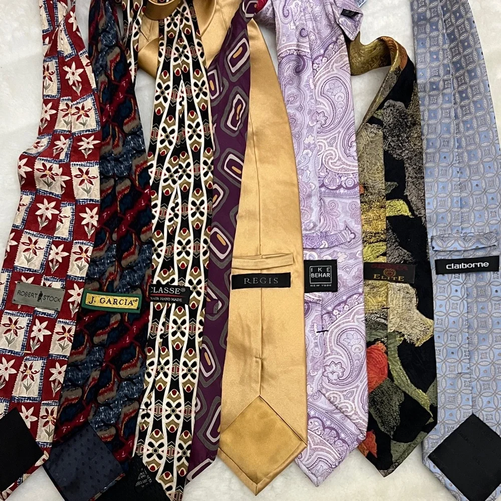 Elegant bundle of 8 hundred percent silk Men's Tie Collection